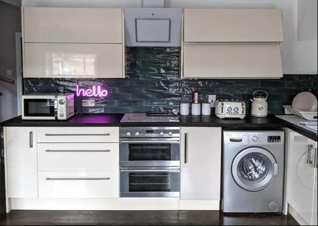 Folka Rocks Apartment Folkestone Exterior photo